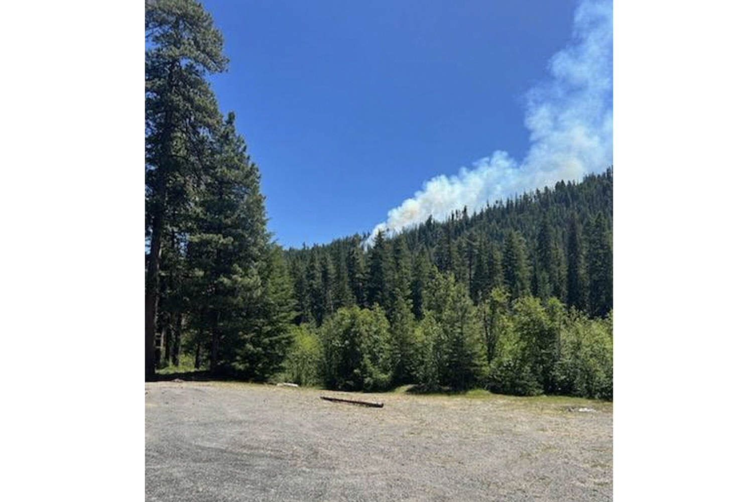 Pilot safely ejects before fighter jet crashes into mountain in Washingt