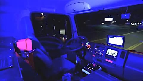 Driverless trucks begin replacing US truckers