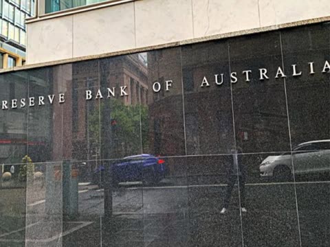 Economists Expect RBA to Hold Rates Steady